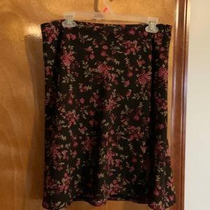 Old Navy skirt size 12  brown with burgundy and pink flowers